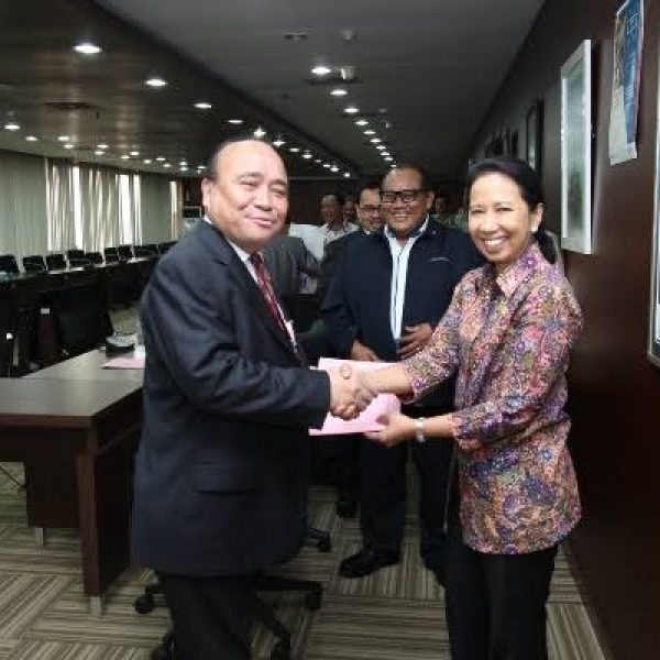 15E3E6D8 903C 4B83 9B72 D5E7B698C876 600x600